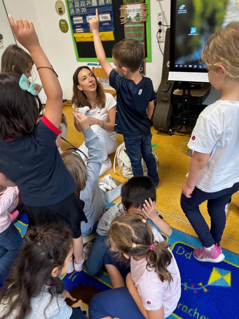 Melanie Reinartz in der Arbeit mit Kindern